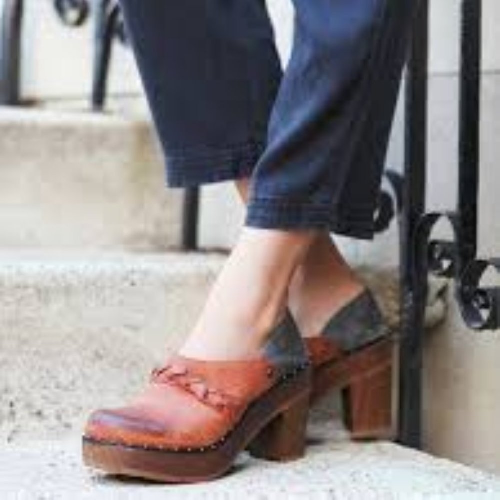 | Free People | Raleigh Clog - Picture 3 of 3